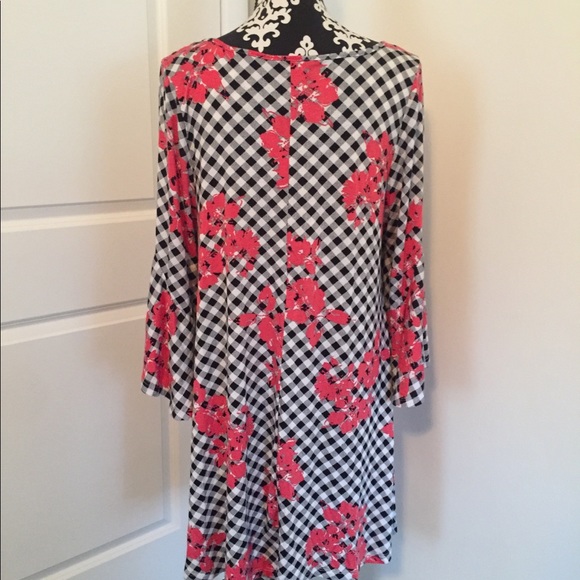 Buffalo Plaid floral Tunic - Picture 2 of 2